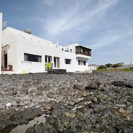 Casa Luisa Anclada Frente Al Mar Arrieta (Lanzarote)