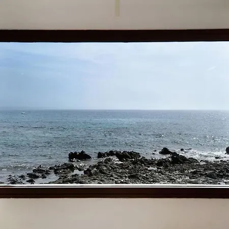 Casa Luisa Anclada Frente Al Mar Arrieta (Lanzarote)